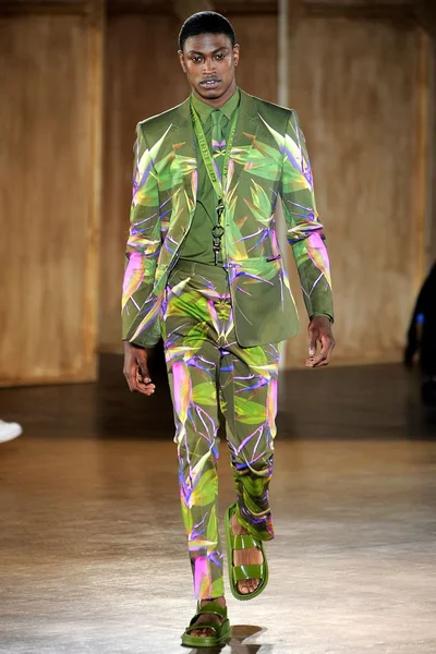 Look 27